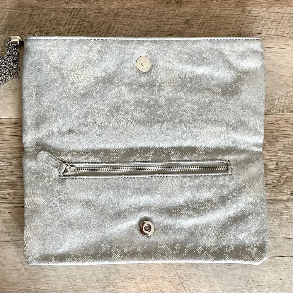 🌺 The Limited Metallic Snake Print Silver Faux Leather Foldover Clutch